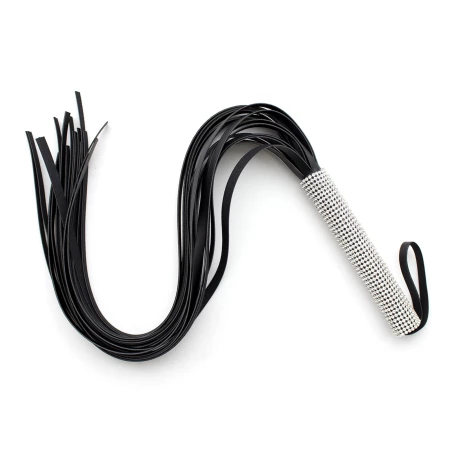 Image du Martinet BDSM X-tra Long de Smart Moves, un accessoire élégant et sévère pour vos jeux érotiques.