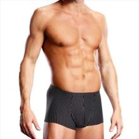 Homme portant le boxer élégant Blue Line Pinstripe