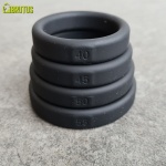 Homme portant le Cockring Silicone Brutus Ø45mm
