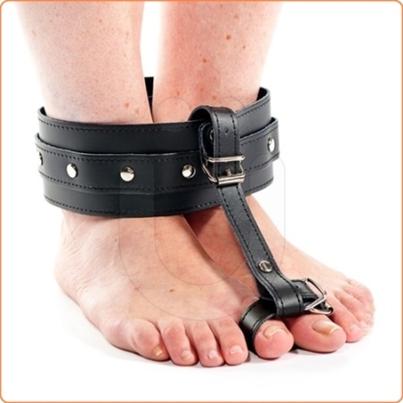 Black leather ankle and toe restraint harness by Soisbelle