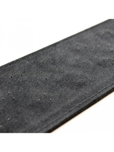 Bild von'einem BDSM-Paddel RIMBA - Spatelklatsche mit Stacheln aus schwarzem Leder