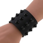 Immagine del braccialetto BDSM in pelle nera vegana borchiata