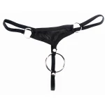 String sexy noir avec cockring en métal Svenjoyment