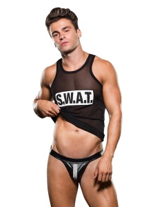 Uomo che indossa il travestimento Envy SWAT in 2 pezzi, un completo nero sexy a rete fine trasparente e wetlook