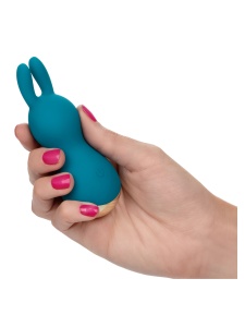 صورة جهاز Amaze Me Vibrator من شركة CalExotics، وهو هزاز صغير على شكل أرنب باللون المائي
