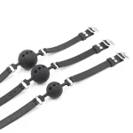 Bâillon respirant en silicone noir avec trois tailles disponibles