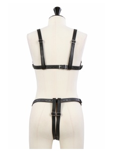 Harnais sexy avec anneaux métalliques en simili cuir noir