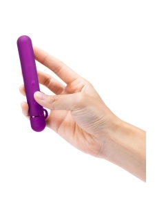 Vibromasseur Rechargeable Le Wand Baton violet avec anneau texturé en silicone.