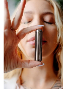 Vibromasseur Rechargeable Le Wand Bullet Noir compact et élégant