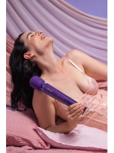 Image of Le Wand Rechargeable Vibrating Massager - Purple